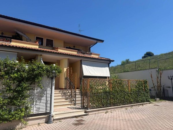 appartamento in vendita a Roma in zona Casalotti