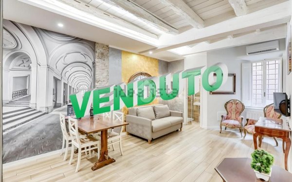 appartamento in vendita a Roma in zona Rione Regola