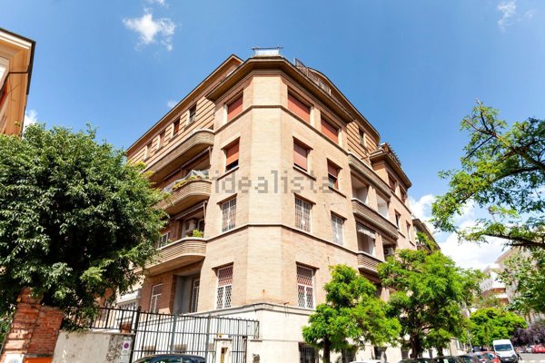 appartamento in vendita a Roma in zona Nomentano