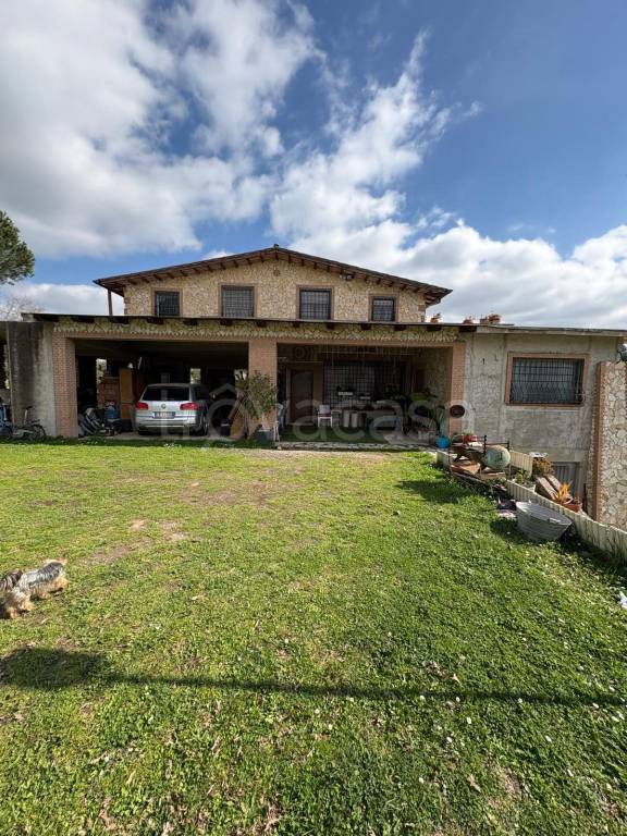 casa indipendente in vendita a Roma in zona Cesano