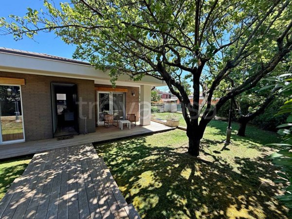 casa indipendente in vendita a Roma in zona La Pisana