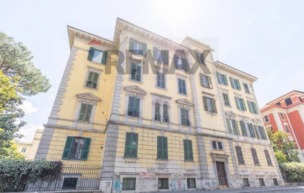 appartamento in vendita a Roma in zona Prenestino-Labicano