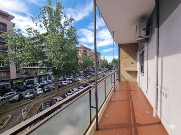 appartamento in vendita a Roma in zona Appio Claudio