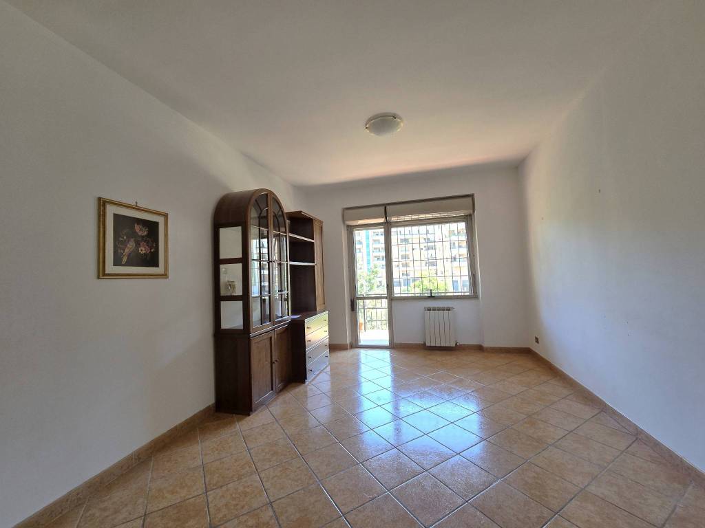 appartamento in vendita a Roma in zona Axa