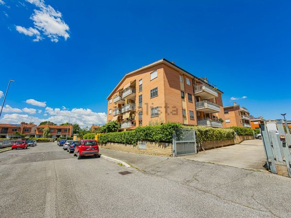 appartamento in vendita a Roma in zona Castelverde