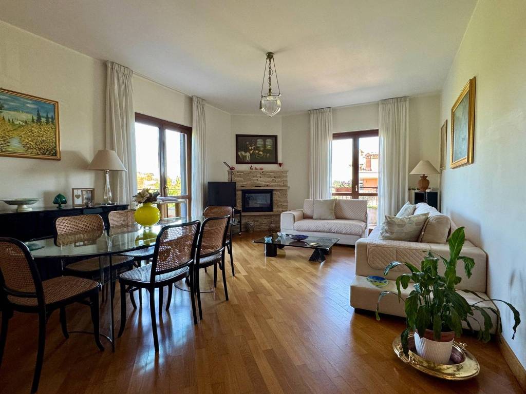 appartamento in vendita a Roma in zona Tor di Quinto