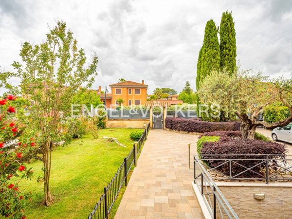 casa indipendente in vendita a Roma in zona Castel di Leva