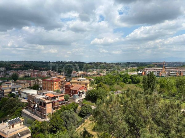 appartamento in vendita a Roma in zona Labaro