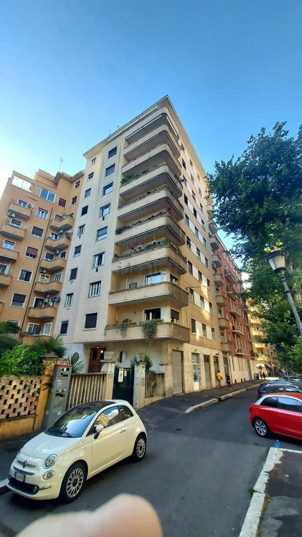 appartamento in vendita a Roma in zona Della Vittoria