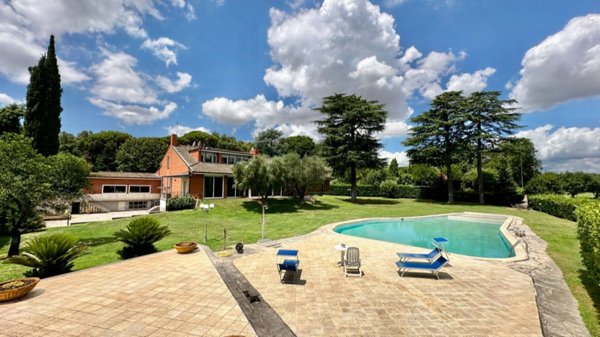 casa indipendente in vendita a Roma in zona Olgiata