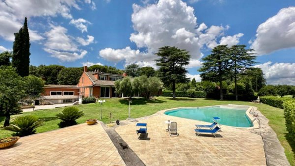 casa indipendente in vendita a Roma in zona Olgiata