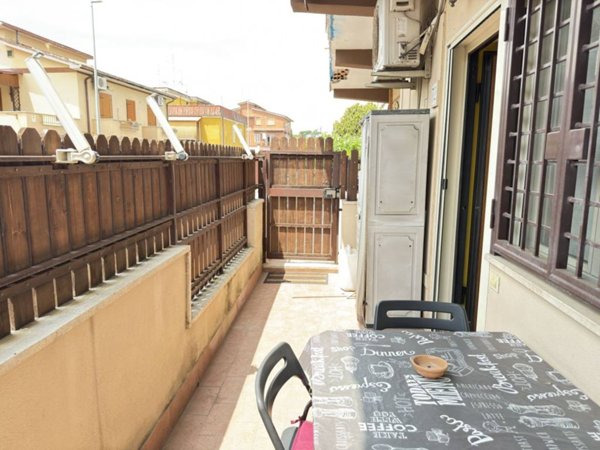 appartamento in vendita a Roma in zona Torre Angela