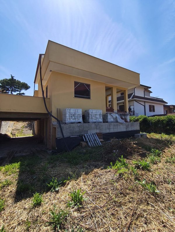casa indipendente in vendita a Roma in zona Castel di Leva