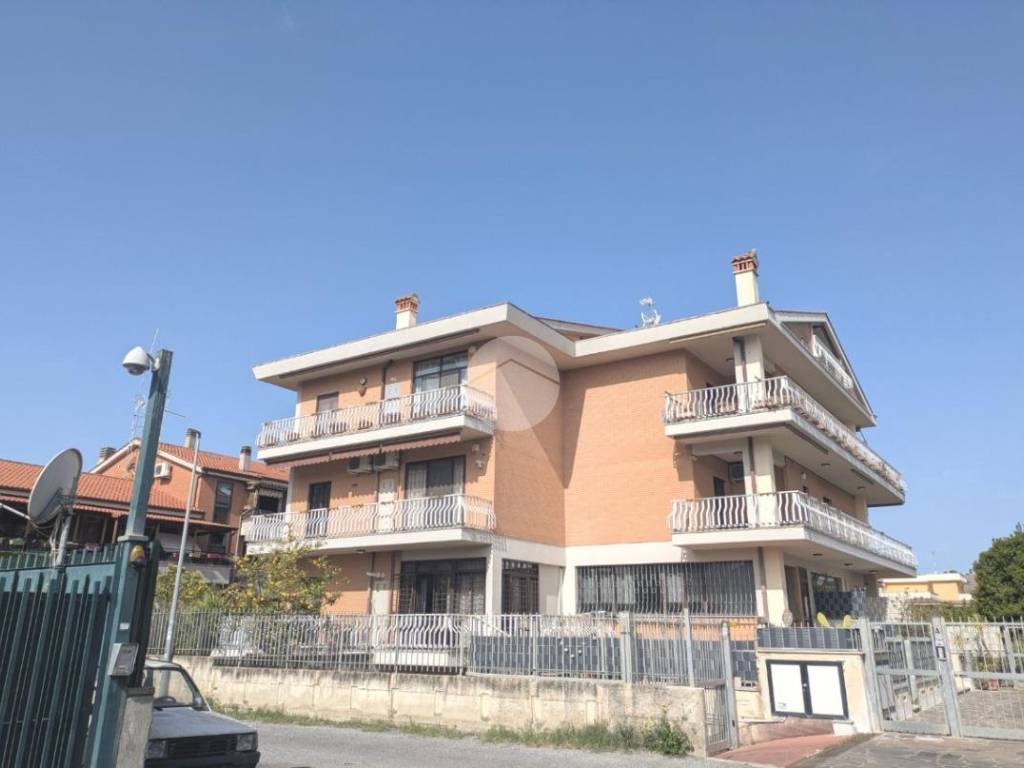 appartamento in vendita a Roma in zona Romanina