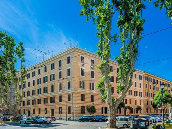 appartamento in vendita a Roma in zona Della Vittoria