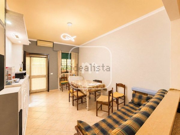 appartamento in vendita a Roma in zona Torre Angela