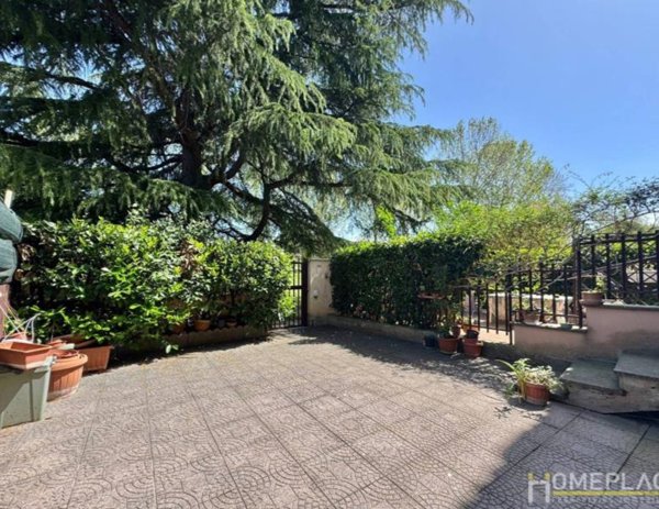 casa indipendente in vendita a Roma in zona Torre Angela