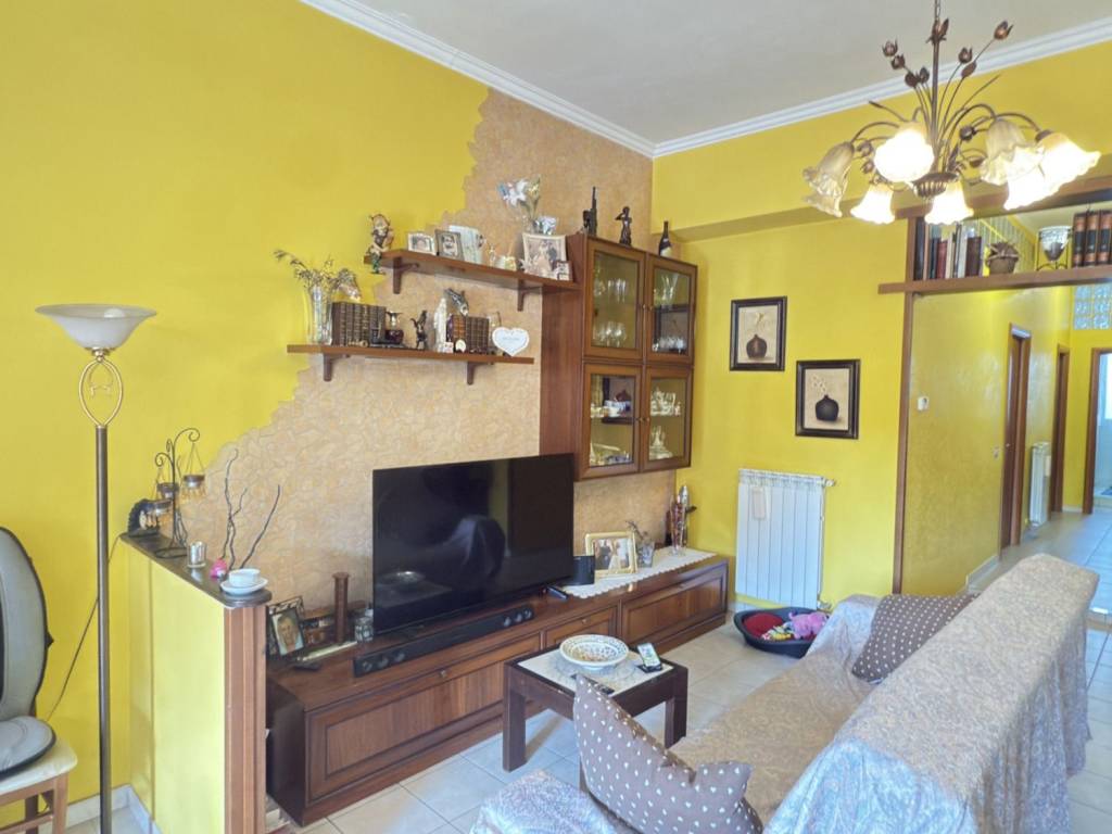 appartamento in vendita a Roma in zona Torre Angela