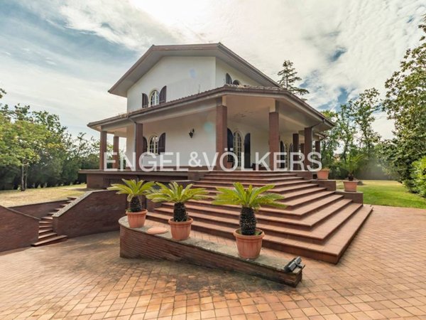 casa indipendente in vendita a Roma in zona Valle Santa