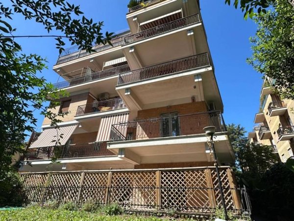 appartamento in vendita a Roma in zona Grottarossa
