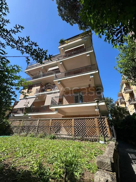 appartamento in vendita a Roma in zona Tor di Quinto