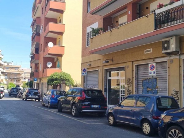 negozio in vendita a Roma in zona Gianicolense