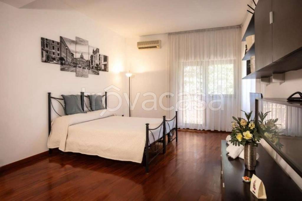 negozio in vendita a Roma in zona Aurelio