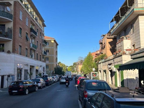 negozio in vendita a Roma in zona Aurelio