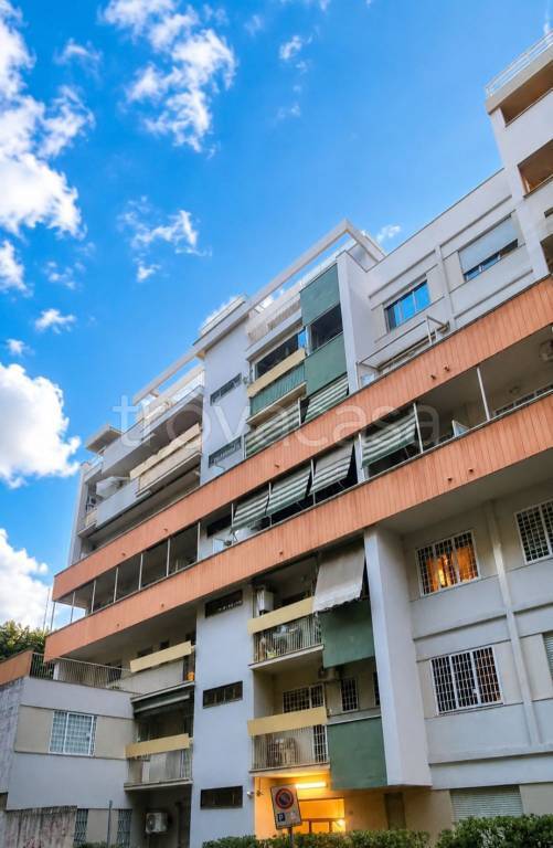 appartamento in vendita a Roma in zona EUR