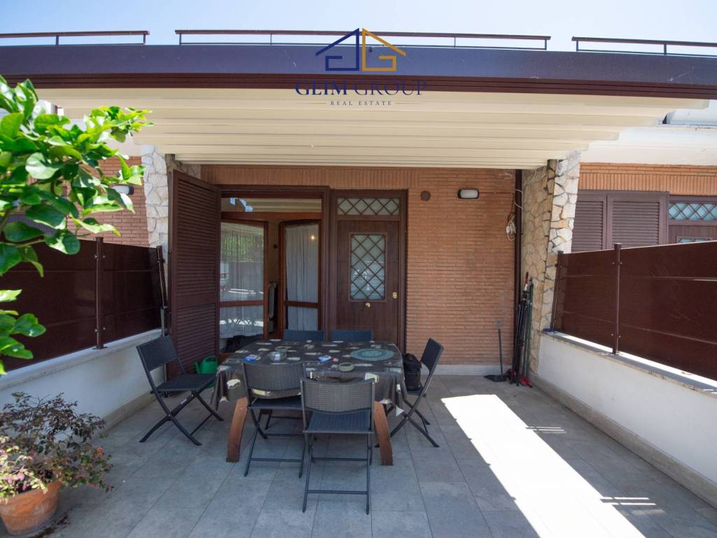 casa indipendente in vendita a Roma in zona Settecamini