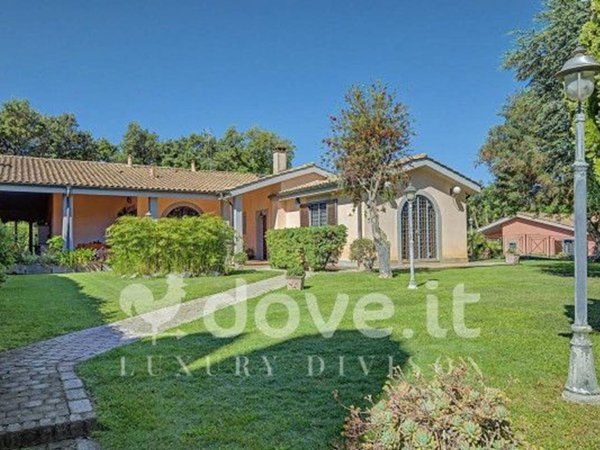 casa indipendente in vendita a Roma in zona EUR