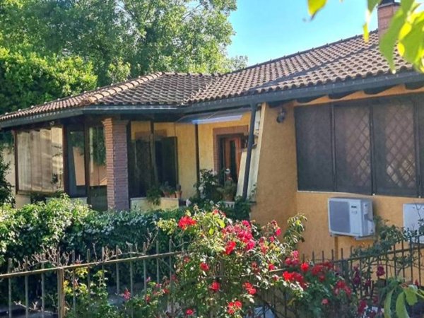 casa indipendente in vendita a Roma in zona Trigoria