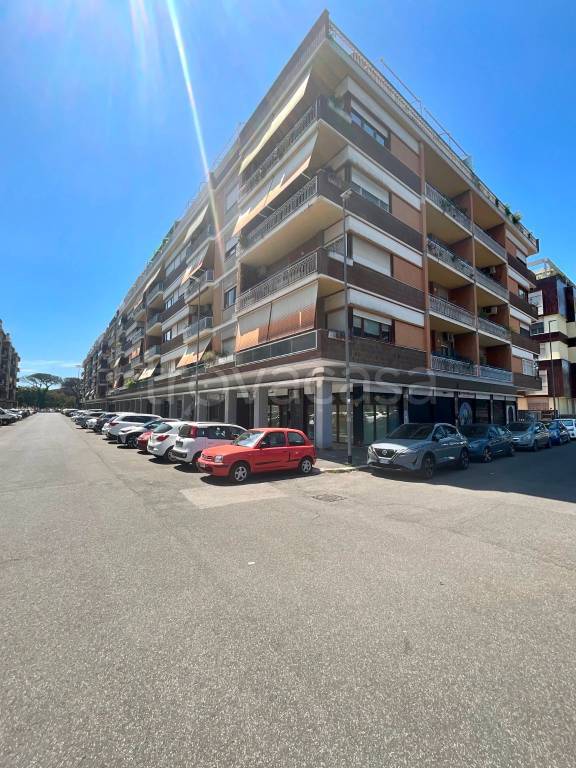 appartamento in vendita a Roma in zona Ostia