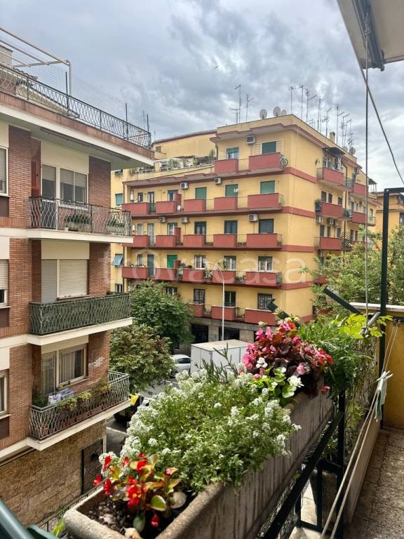appartamento in vendita a Roma in zona Prenestino-Labicano