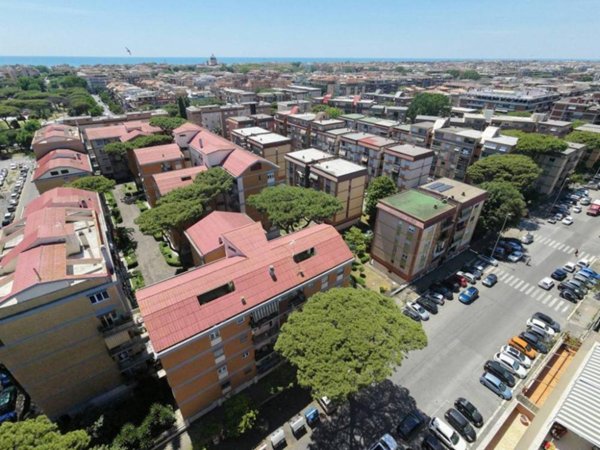appartamento in vendita a Roma in zona Ostia