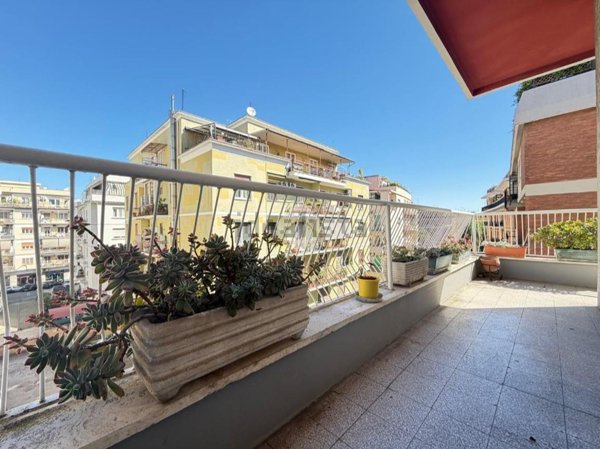 appartamento in vendita a Roma in zona Gianicolense