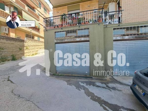 negozio in vendita a Roma in zona Torrevecchia