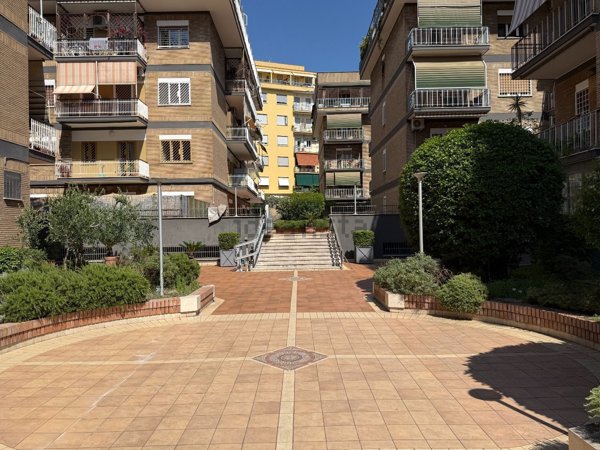 appartamento in vendita a Roma in zona Gianicolense