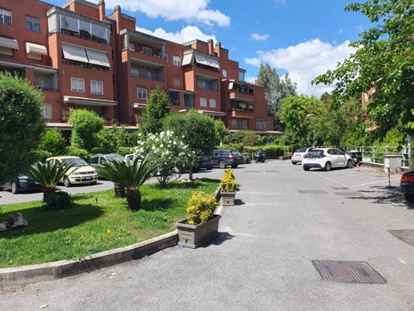 appartamento in vendita a Roma in zona Ostiense