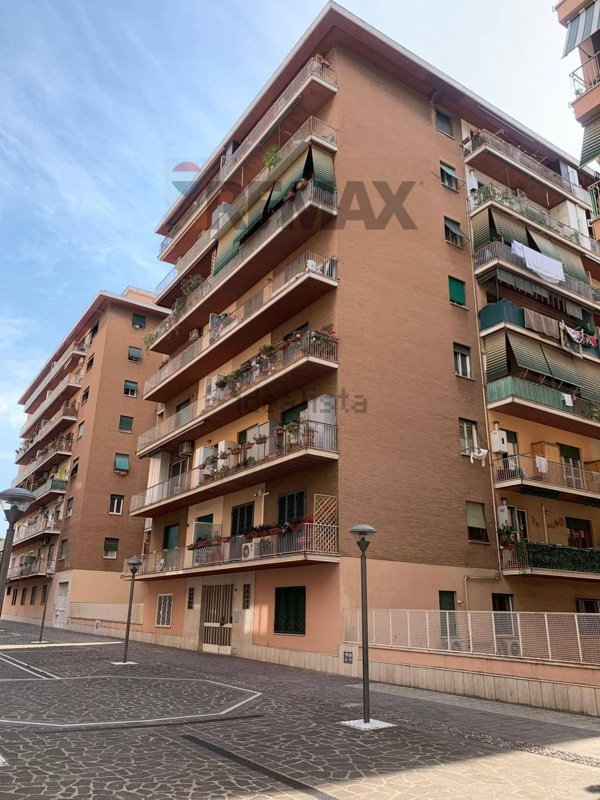 appartamento in vendita a Roma in zona Don Bosco