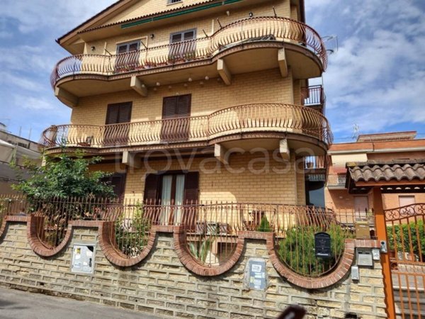 appartamento in vendita a Roma in zona Casalotti