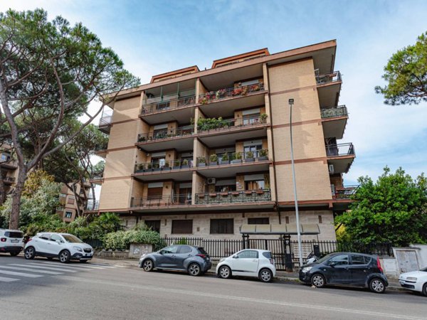 appartamento in vendita a Roma in zona Mostacciano