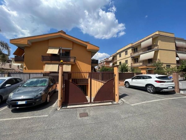 appartamento in vendita a Roma in zona Finocchio