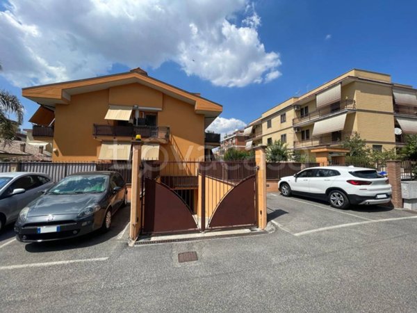 appartamento in vendita a Roma in zona Finocchio