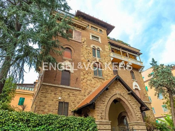 appartamento in vendita a Roma in zona Appio Latino