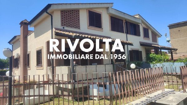 casa indipendente in vendita a Roma in zona Lunghezza