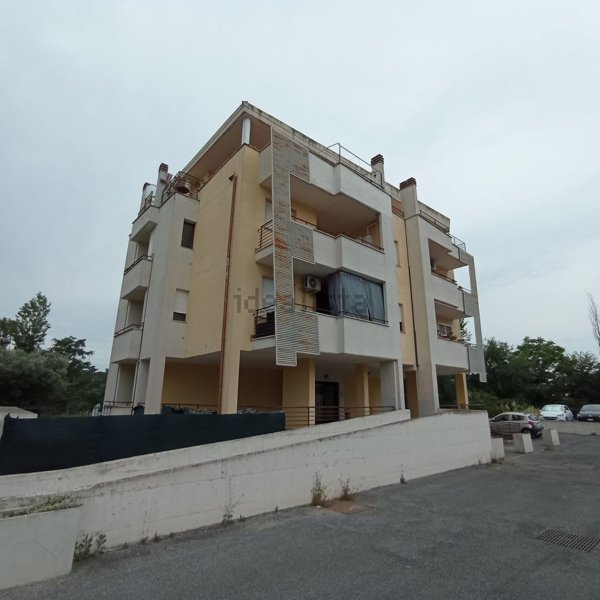 appartamento in vendita a Roma in zona Selva Candida