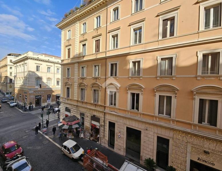 appartamento in vendita a Roma in zona Rione Monti/Campitelli