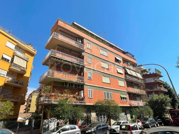 appartamento in vendita a Roma in zona Appio Latino