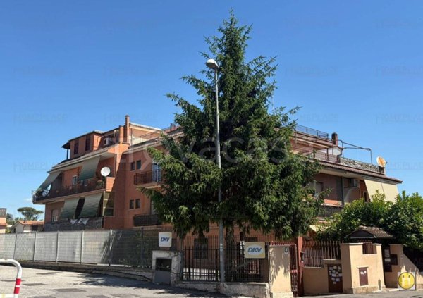 appartamento in vendita a Roma in zona Acilia